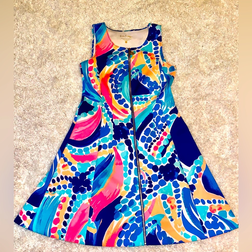 Lilly Pulitzer dress size small, very stretchy and comfortable. EUC .